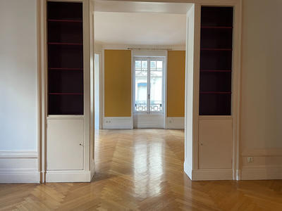 Appartement - 177 m² - 5 pièces