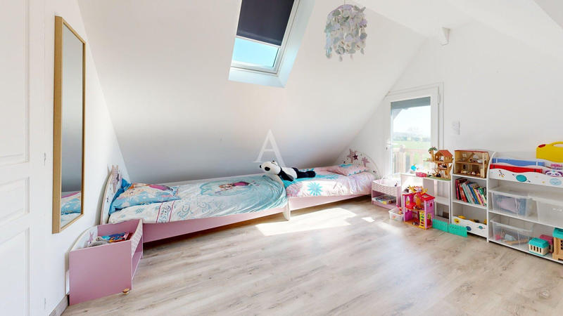 Maison - 95 m² - 5 pièces