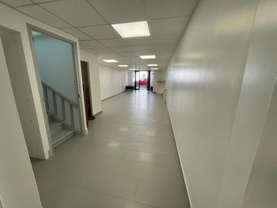 Local commercial - 200 m² - 4 pièces