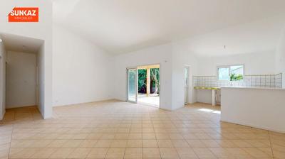 Maison - 94 m² - 4 pièces