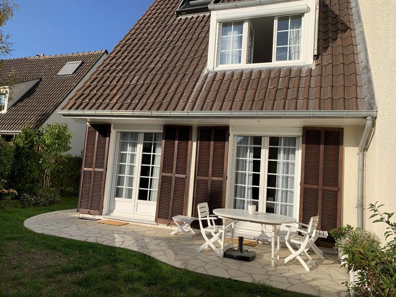 Maison - 99 m² - 5 pièces