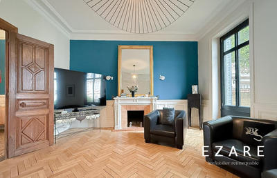 Maison - 352 m² - 12 pièces