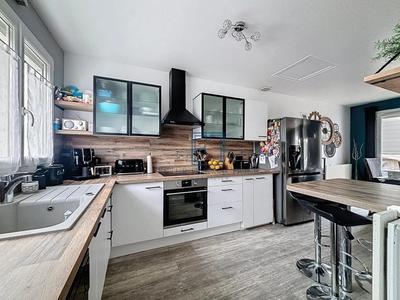 Maison - 111 m² - 5 pièces