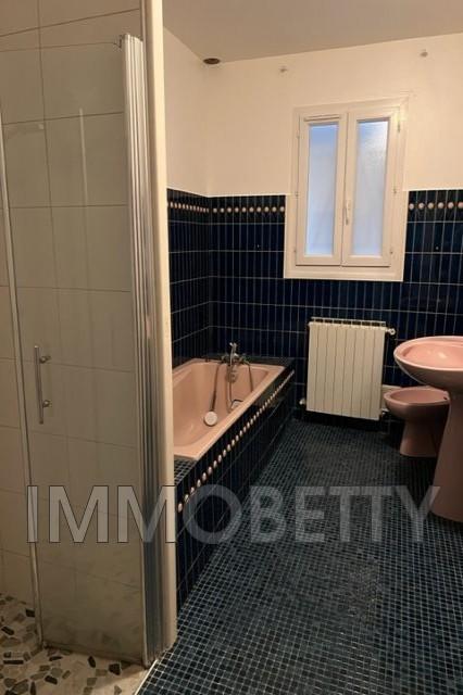 Maison - 180 m² - 7 pièces