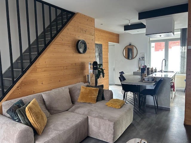 Maison - 80 m² - 7 pièces