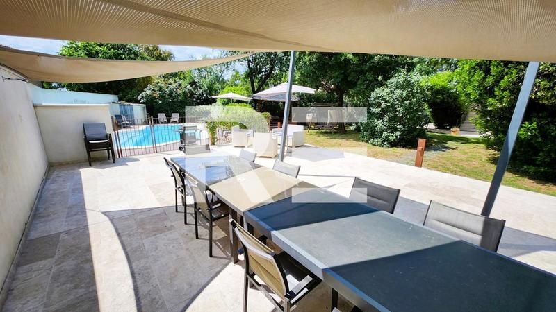 Propriété - 393 m² - 15 pièces