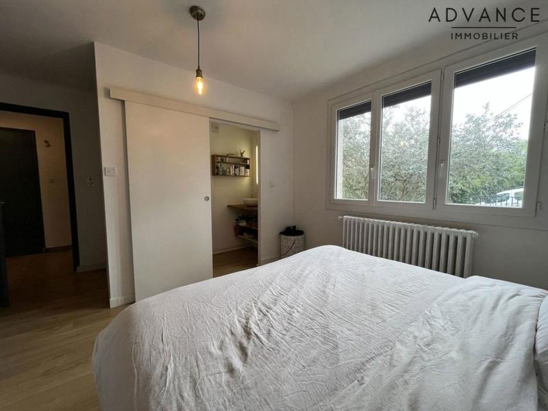 Château - 102 m² - 5 pièces