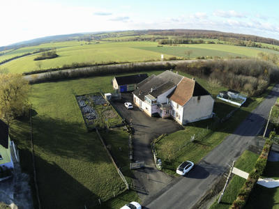 Maison - 290 m² - 9 pièces