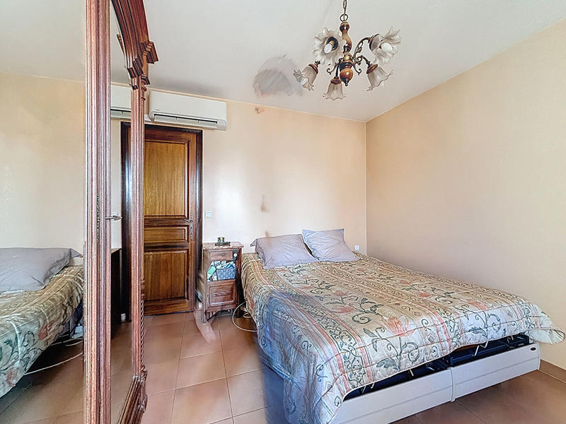 Maison - 251 m² - 9 pièces