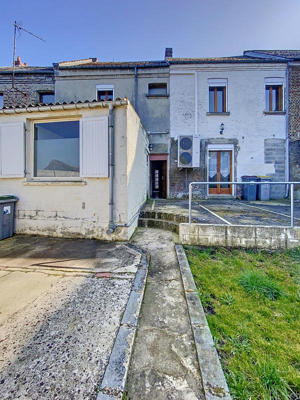 Maison - 144 m² - 9 pièces