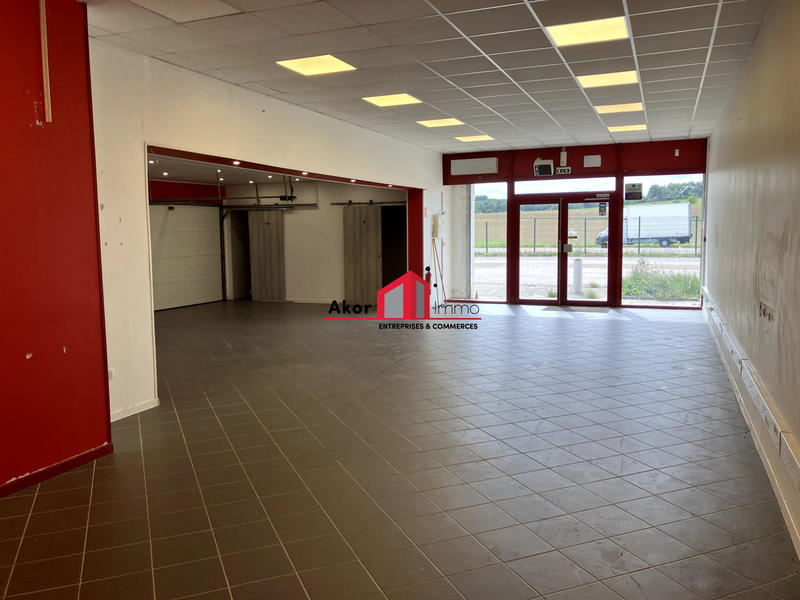 Local commercial - 153 m² - 2 pièces