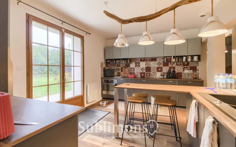 Propriété - 187 m² - 5 pièces