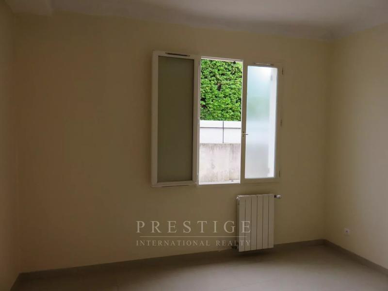 Maison - 215 m² - 9 pièces