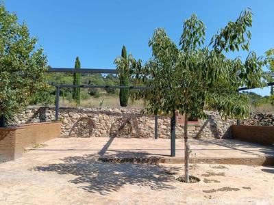 Propriété - 1 050 m² - 15 pièces