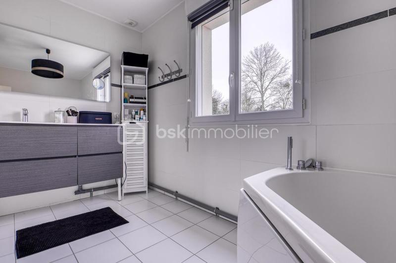 Maison traditionnelle - 138 m² - 6 pièces