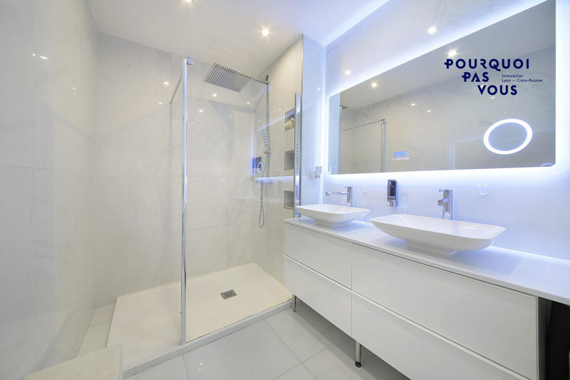 Appartement - 80 m² - 3 pièces