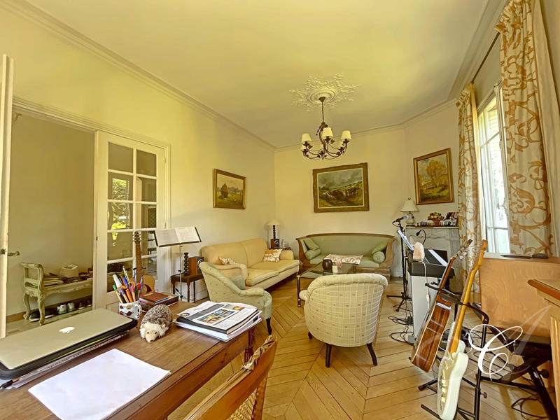 Villa - 183 m² - 6 pièces