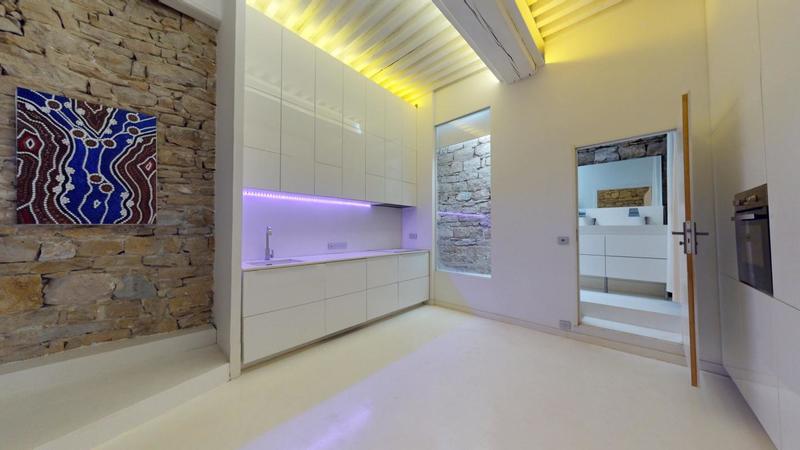 Appartement - 83 m² - 2 pièces