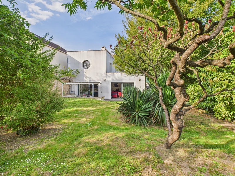 Maison - 203 m² - 8 pièces