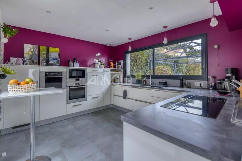 Maison - 191 m² - 8 pièces