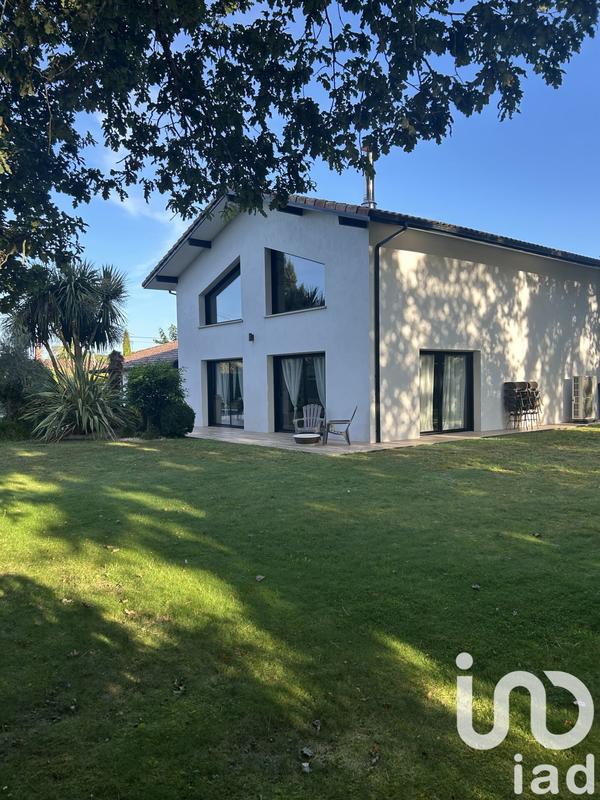 Maison - 197 m² - 8 pièces