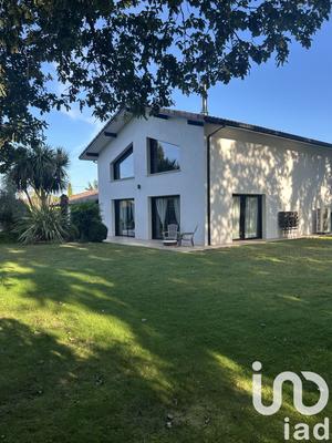 Maison - 197 m² - 8 pièces