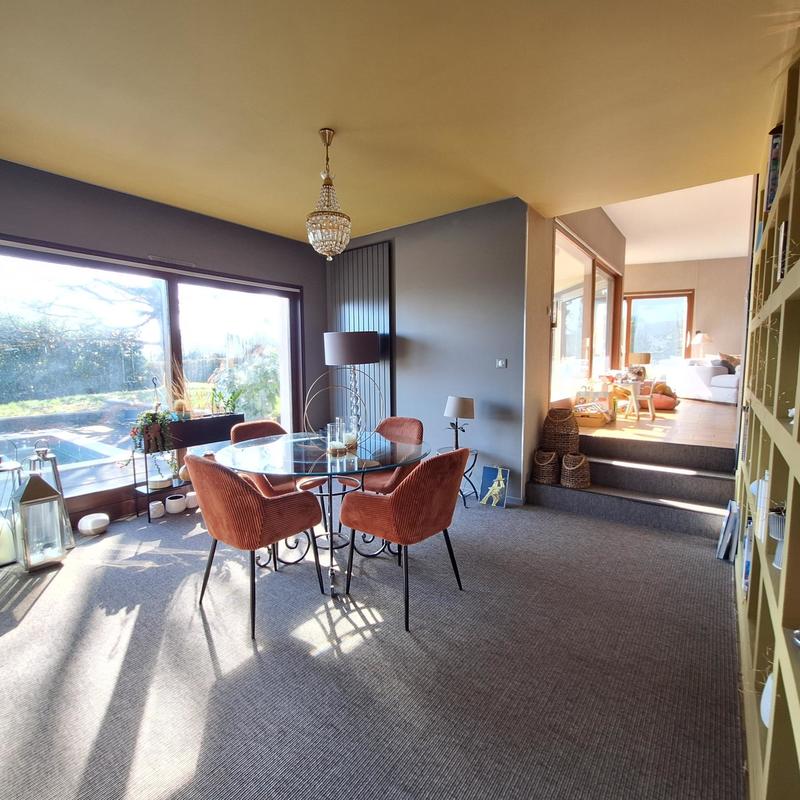 Maison - 262 m² - 7 pièces