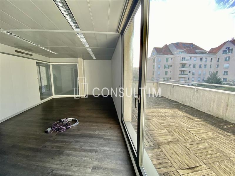 Bureau - 639 m²