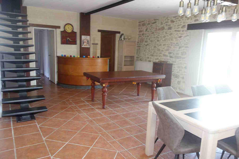 Maison - 205 m² - 7 pièces
