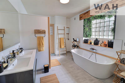 Maison - 104 m² - 4 pièces