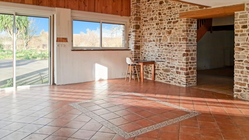 Propriété - 280 m² - 8 pièces