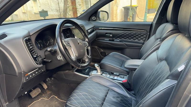 Mitsubishi Outlander 2.4 Mivec 224 Plug in Hybrid 4wd Bva Instyle - Toit ouvrant