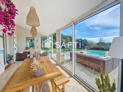 Maison - 180 m² - 7 pièces