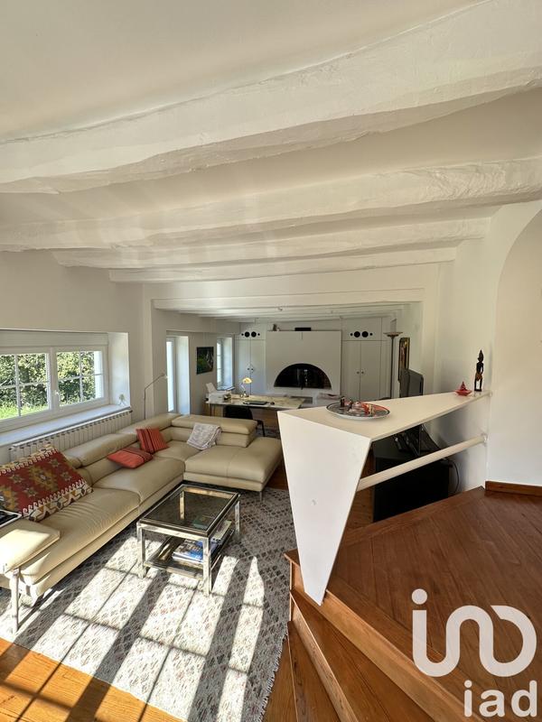 Maison - 221 m² - 8 pièces