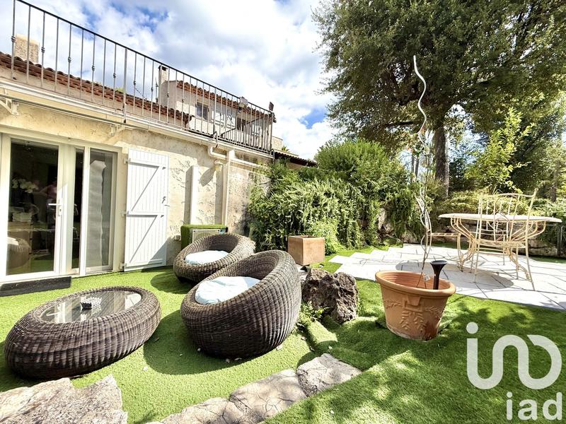 Maison - 217 m² - 7 pièces