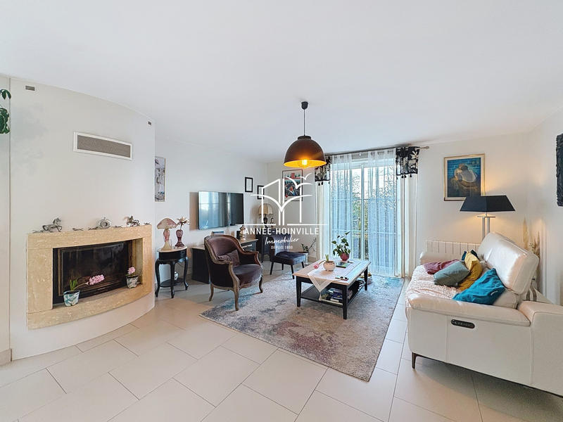 Villa - 219 m² - 8 pièces