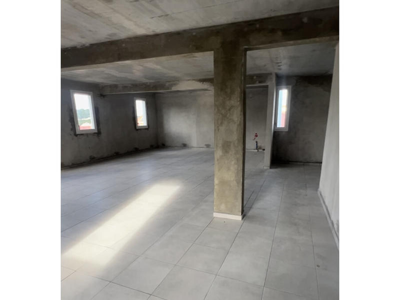 Local commercial - 78 m² - 1 pièce