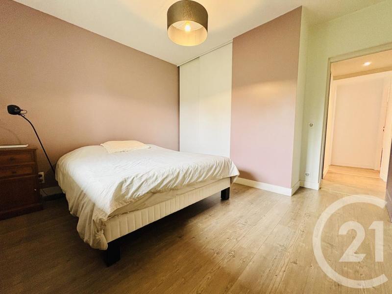 Maison - 96 m² - 5 pièces