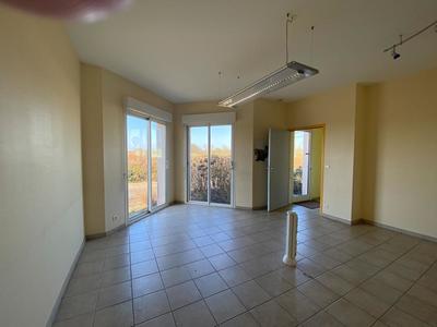 Maison - 242 m² - 10 pièces