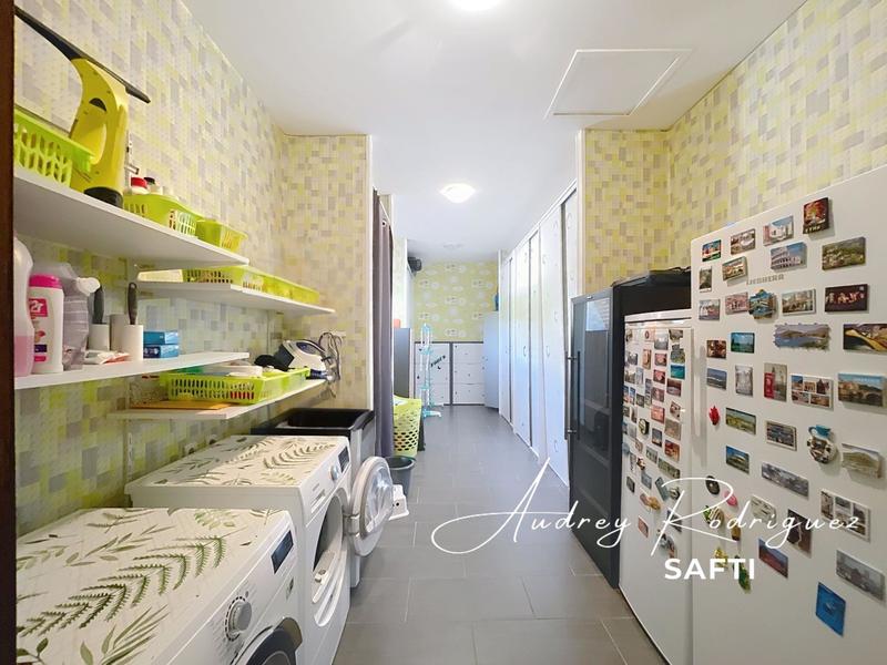 Villa - 210 m² - 8 pièces