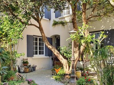 Maison - 175 m² - 8 pièces