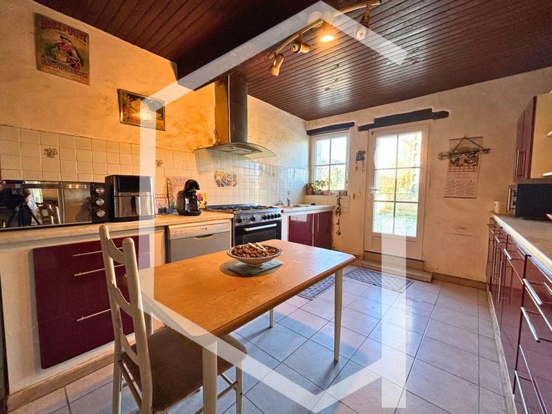 Maison - 218 m² - 9 pièces