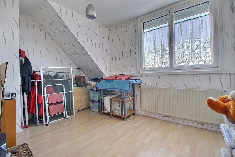 Maison traditionnelle - 94 m² - 5 pièces