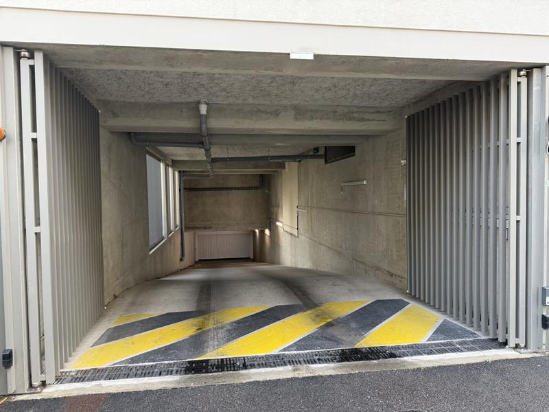 Parking / Garage - 1 m²