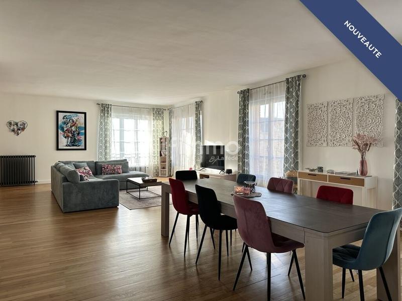 Duplex - 247 m² - 8 pièces