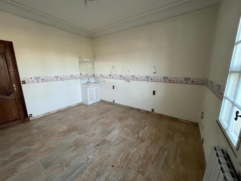 Propriété - 261 m² - 6 pièces