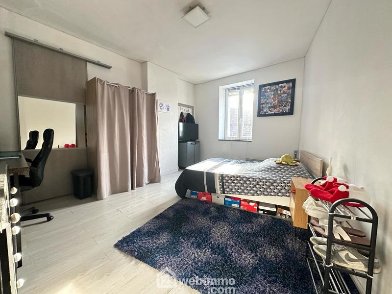 Maison - 181 m² - 9 pièces