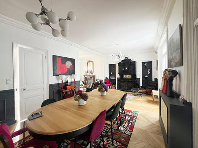 Maison - 200 m² - 7 pièces