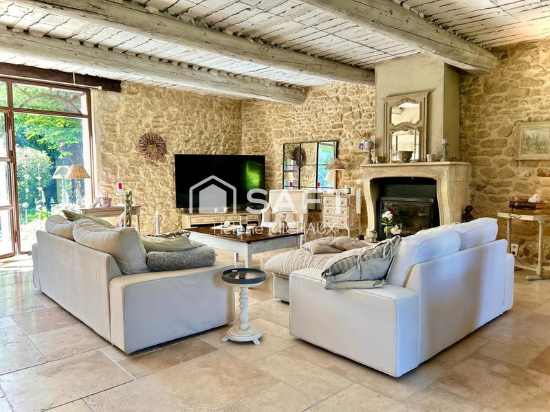 Maison - 280 m² - 8 pièces