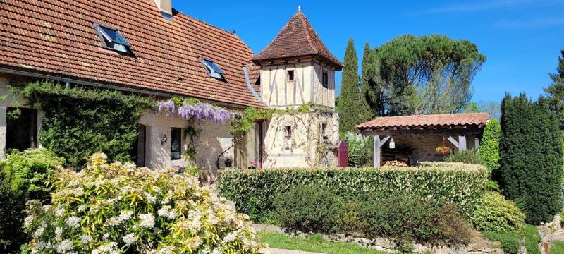 Maison - 315 m² - 9 pièces